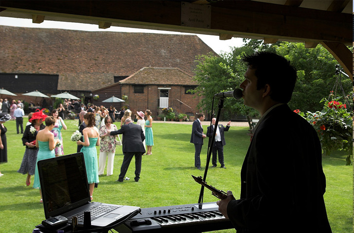 Wedding Singer & Saxophonist at Cooling Castle Barn in Kent
